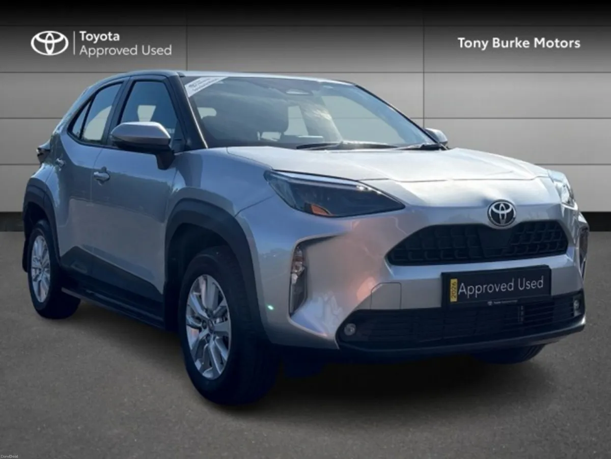 Toyota Yaris Cross - Luna + Side Steps Worth EUR 7 - Image 1