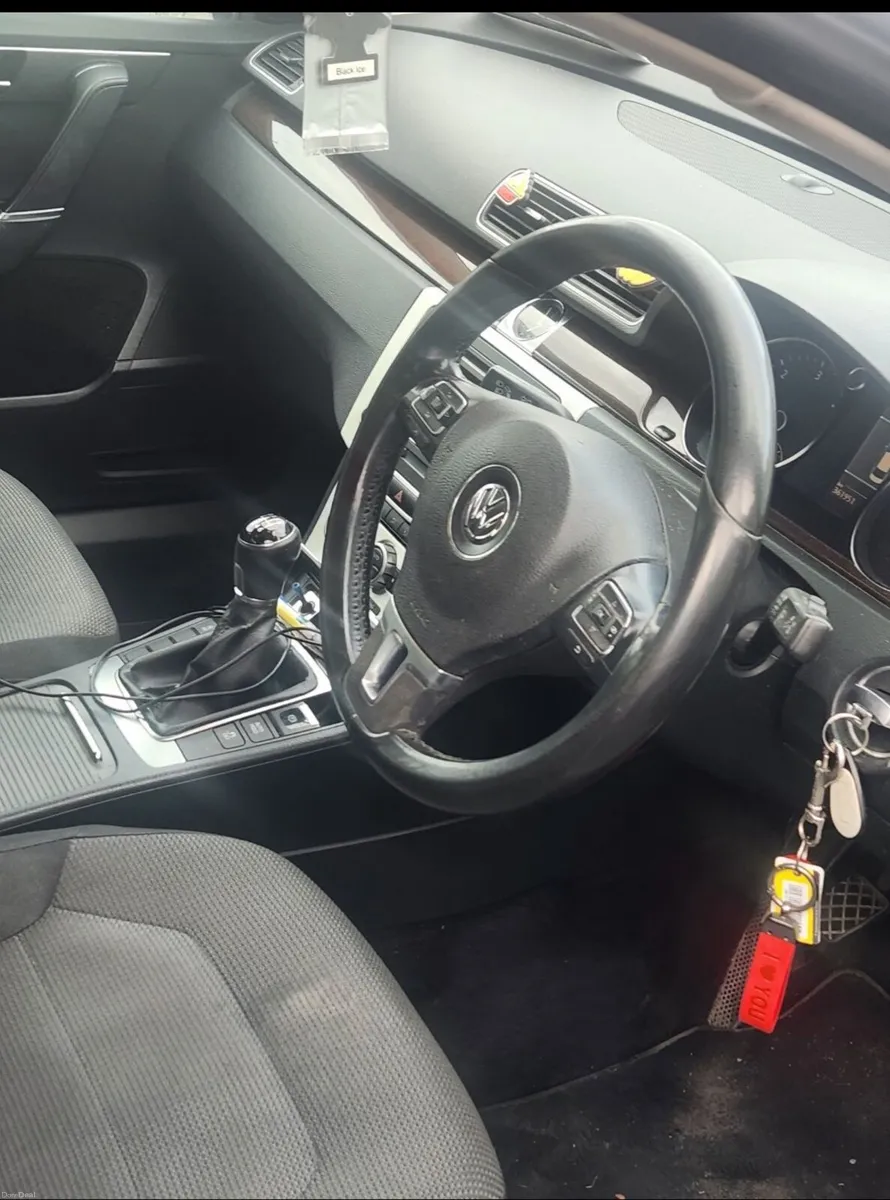 Volkswagen Passat 2013 - Image 1