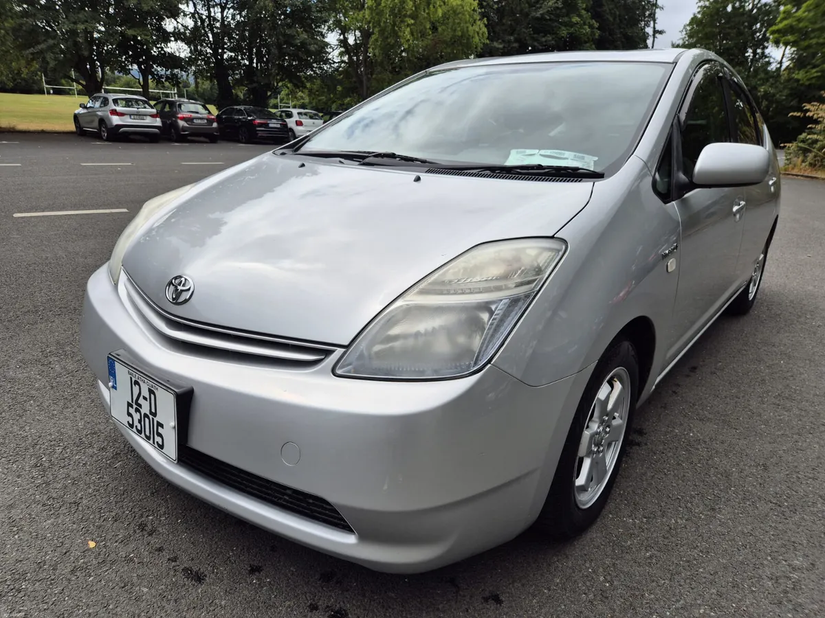 STUNNING Toyota Prius 2012 AUTOMATIC HYBRID - Image 2