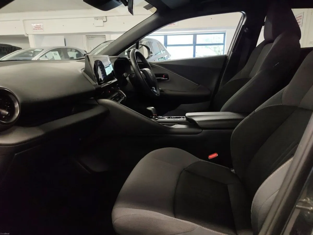 Toyota C-HR HYBRID SPORT - Image 6