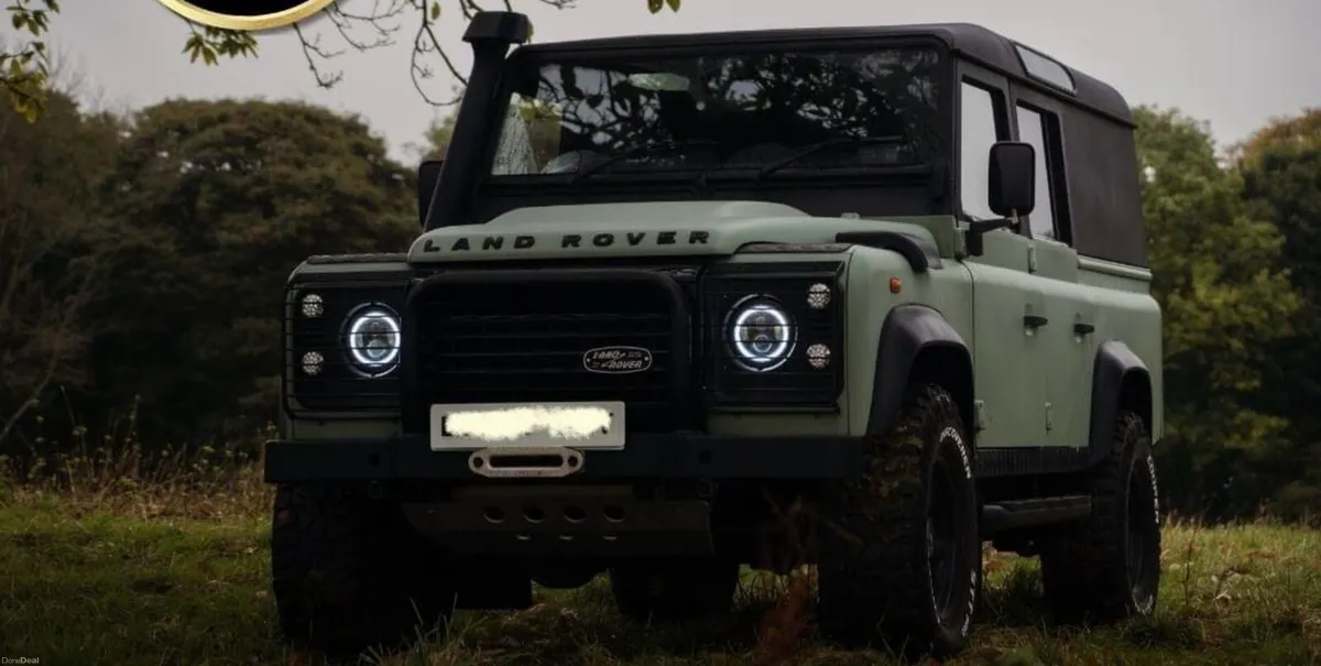 Land Rover Defender 2011 (UK Reg) - Image 2