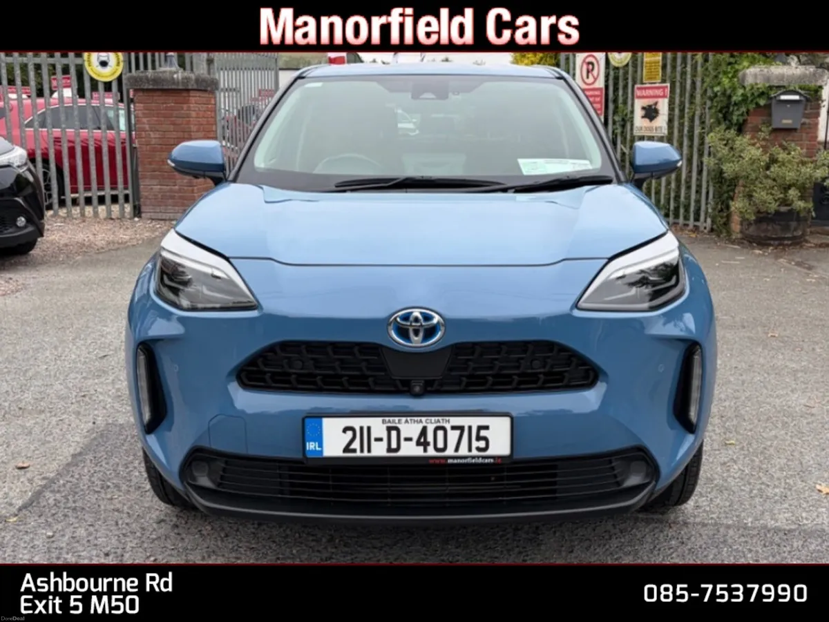 2021 211 Toyota Yaris Cross 1.5 Petrol Hybrid Auto - Image 3