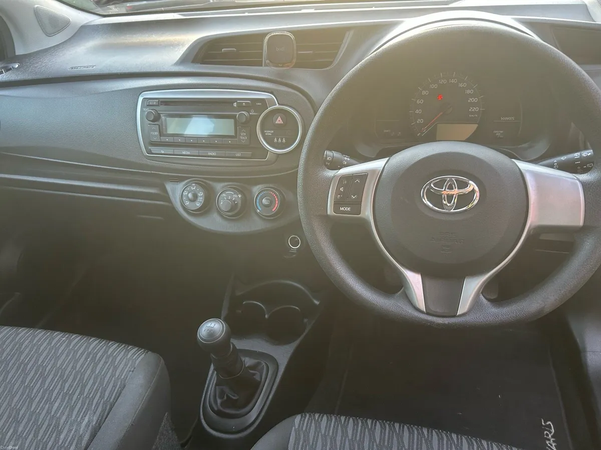 2012 Toyota Yaris 1.0 84,000 km - Image 6