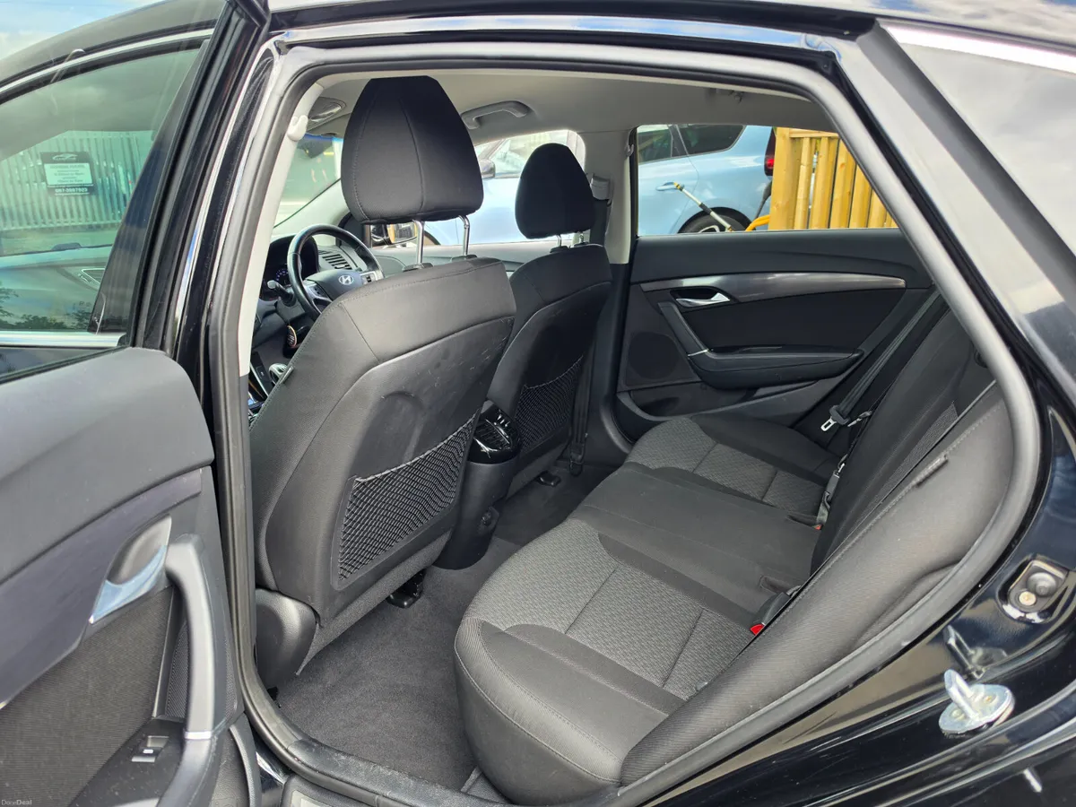 151 HYUNDAI i40 *1.7Crdi*EXECUTIVE* - Image 5