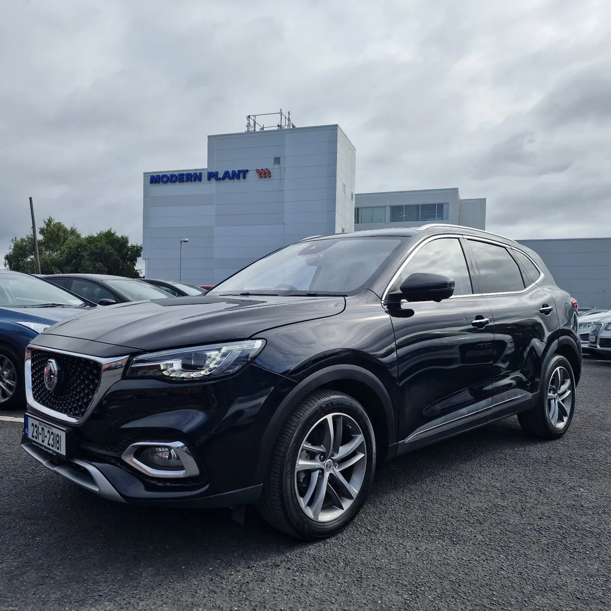MG HS 2023 Plug-in Hybrid EV 2WD Auto Exclusive - Image 1