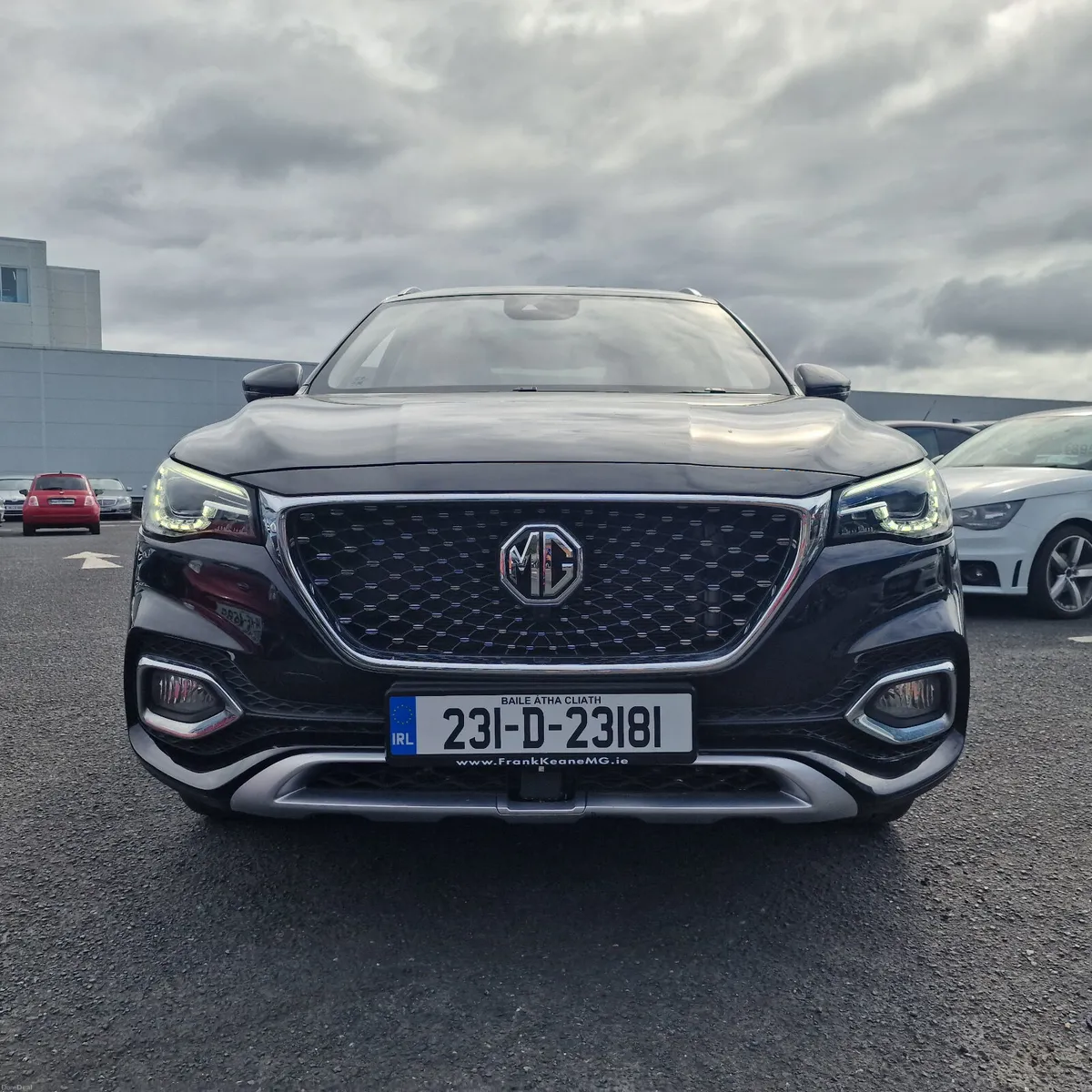 MG HS 2023 Plug-in Hybrid EV 2WD Auto Exclusive - Image 2