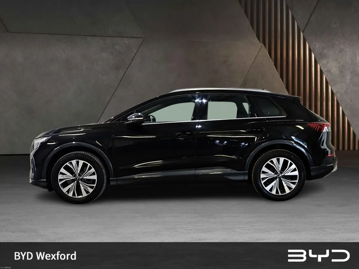 Audi e-tron Q4  40  Sport - Image 4