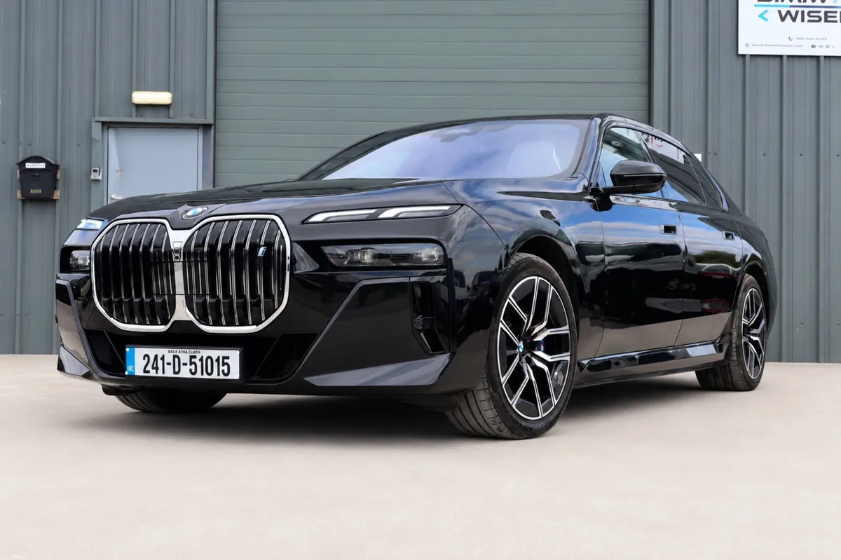BMW i7 Msport| Sky Lounge| Rear Entertainment | - Image 5