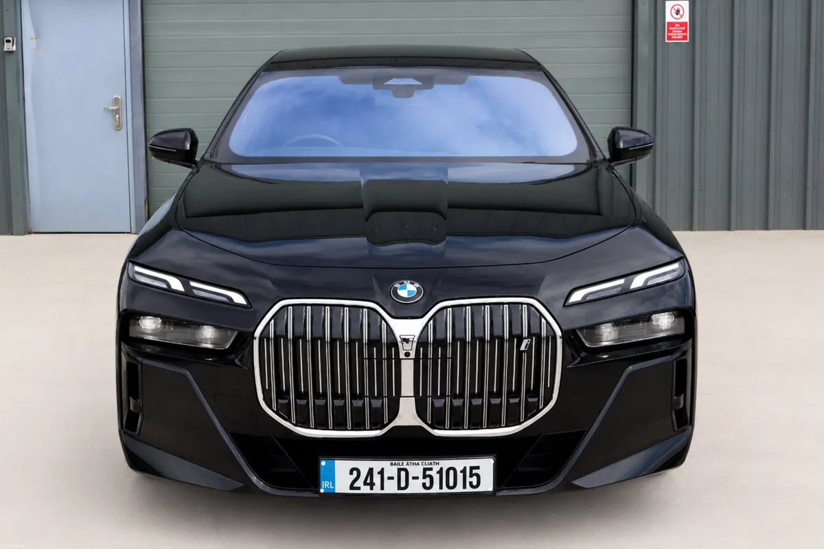 BMW i7 Msport| Sky Lounge| Rear Entertainment | - Image 2