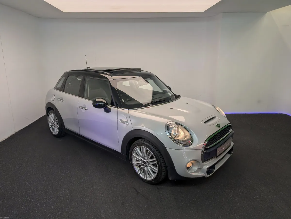 Mini Cooper SD **SUNROOF** - Image 2