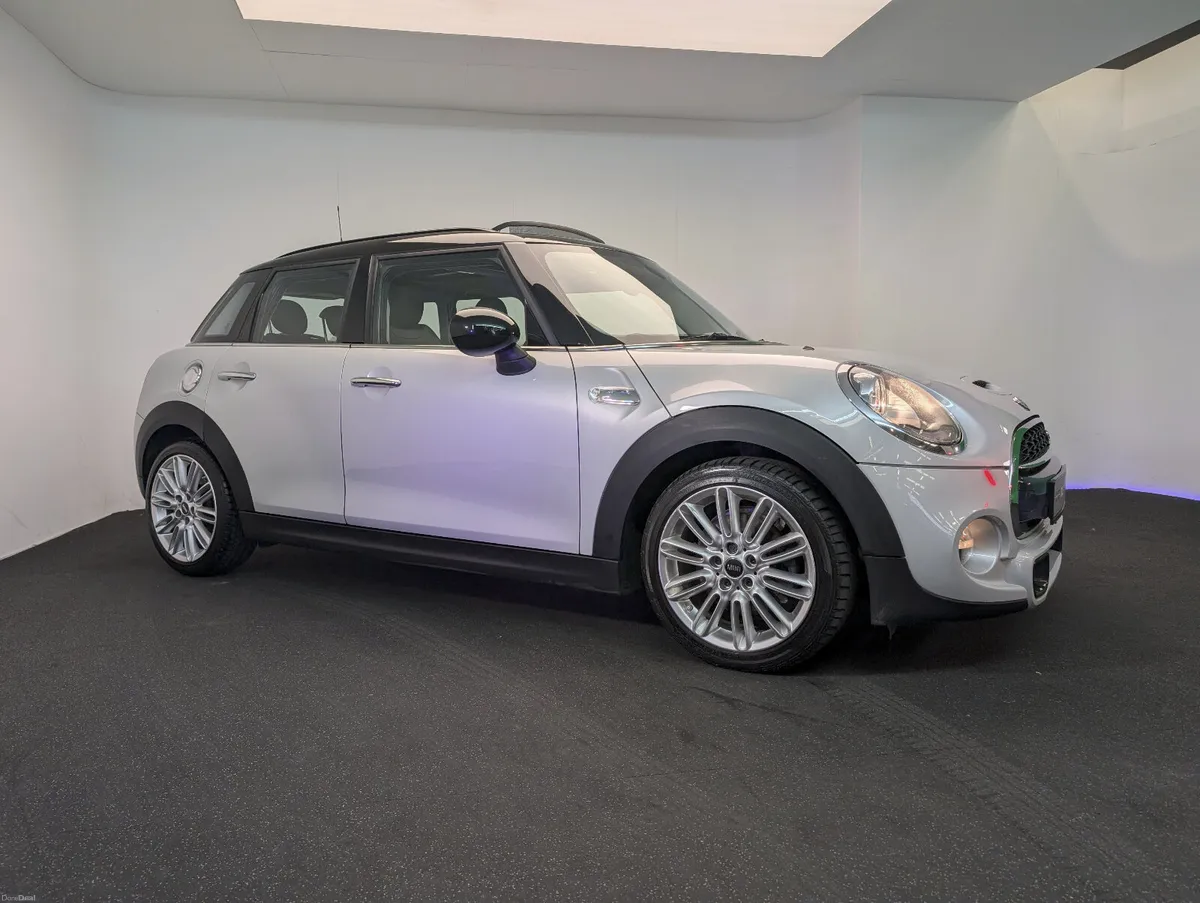 Mini Cooper SD **SUNROOF** - Image 3