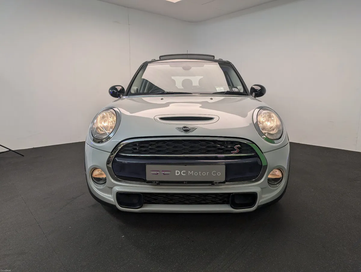 Mini Cooper SD **SUNROOF** - Image 6