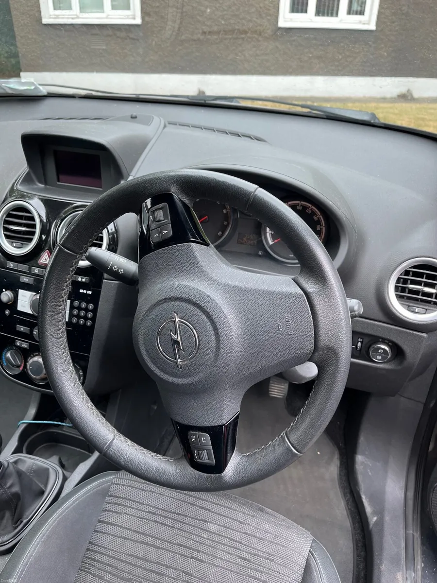 Opel Corsa 2014 - Image 1