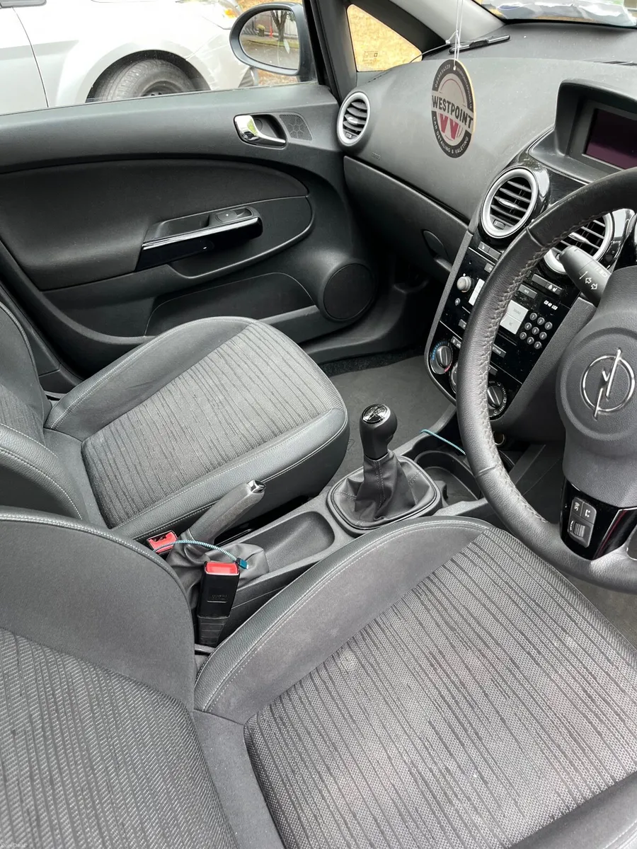 Opel Corsa 2014 - Image 2