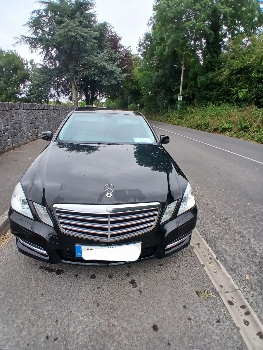 Mercedes-Benz E-Class 2012 - Image 2