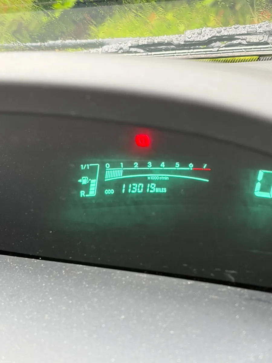 Toyota Yaris 2009 - Image 2