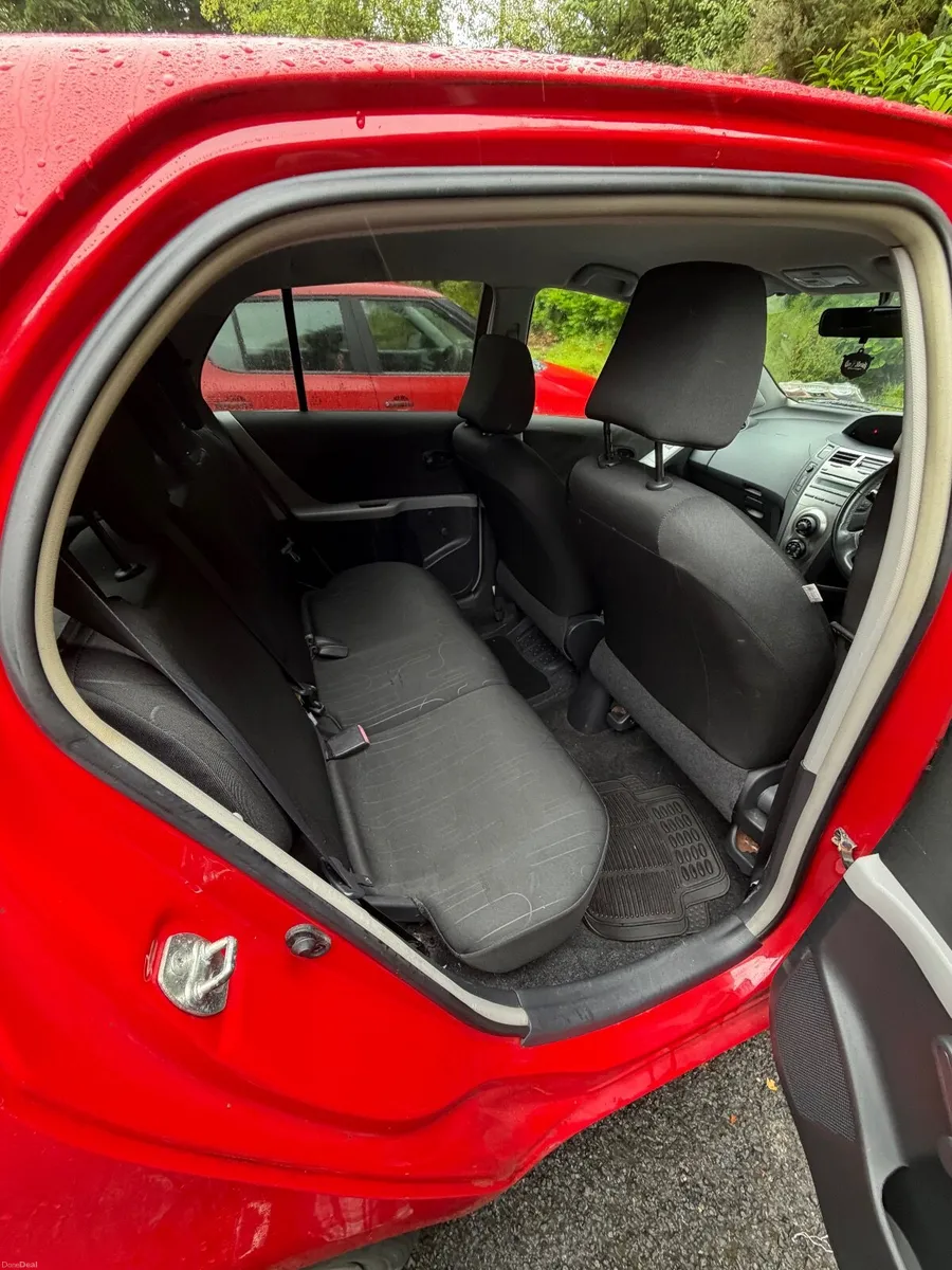 Toyota Yaris 2009 - Image 4