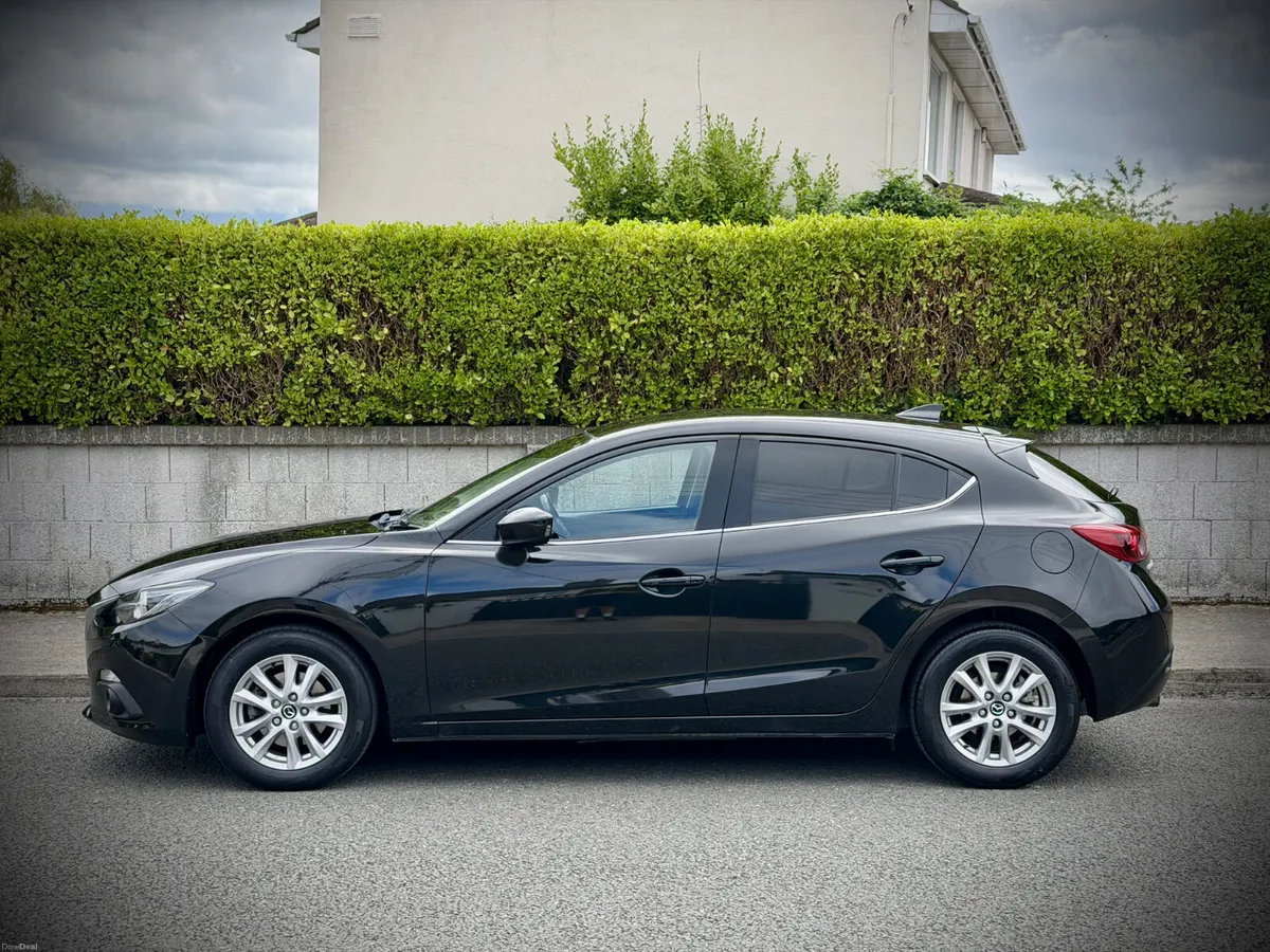 Mazda 3 Petrol Hatchback Automatic. - Image 4