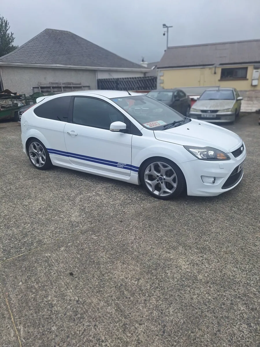 Ford Focus 2011 - Image 3