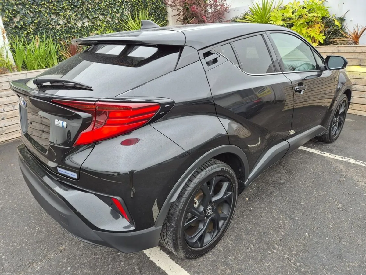 Toyota C-HR 1.8 HYBRID / G-PACK NERO EDITION / TOP - Image 6