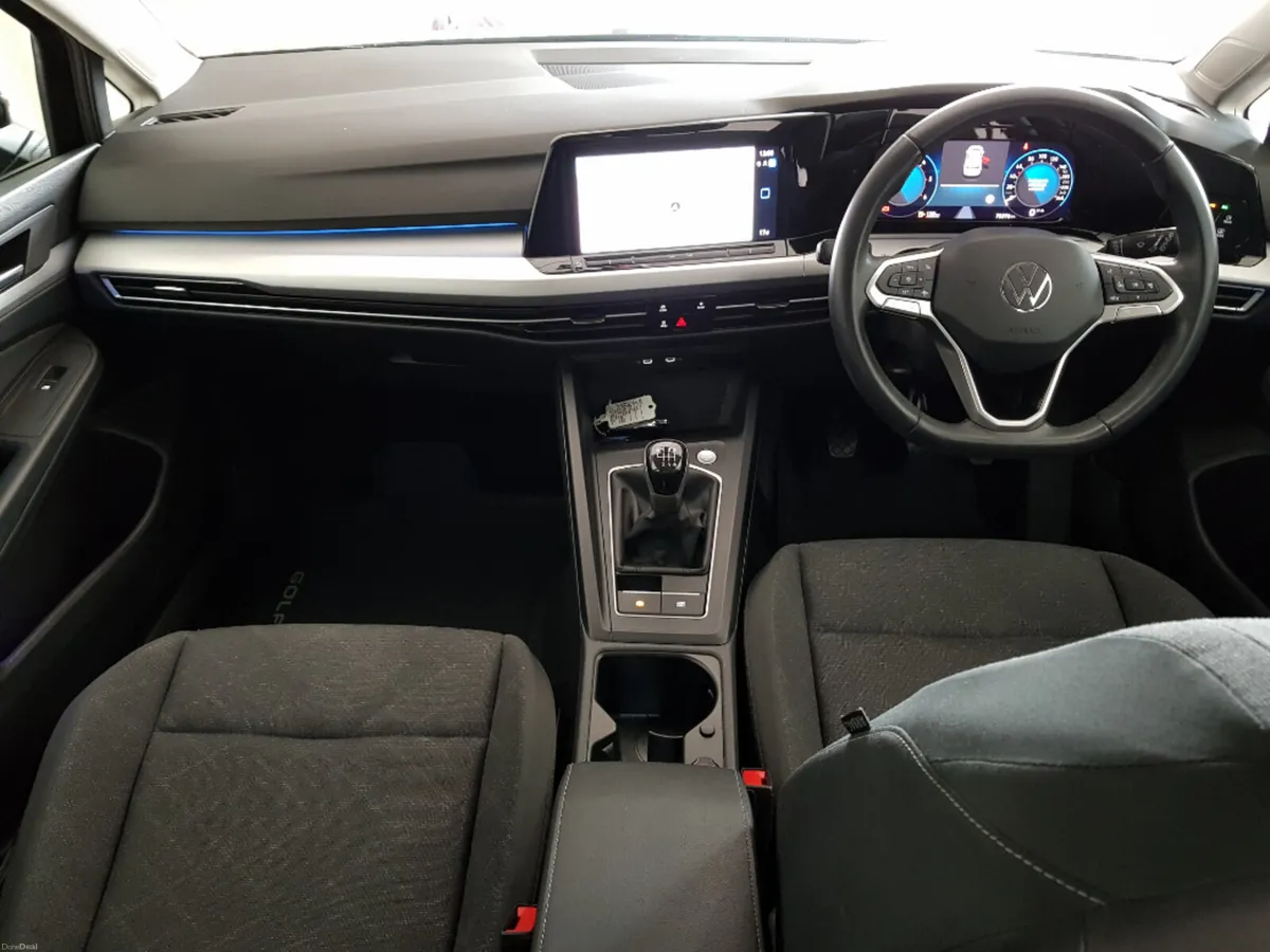 Volkswagen Golf Life 2.0 TDI 115HP 5DR - Image 5