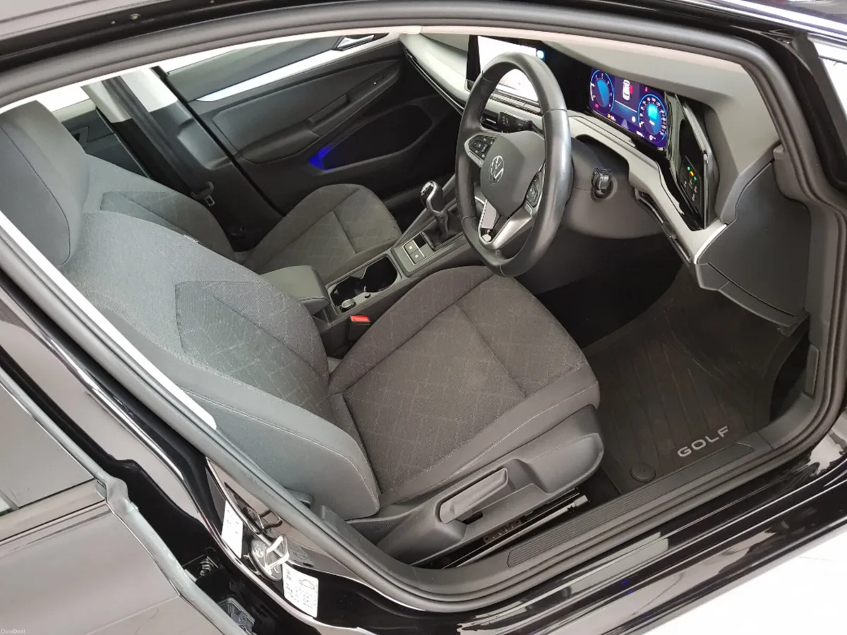 Volkswagen Golf Life 2.0 TDI 115HP 5DR - Image 6