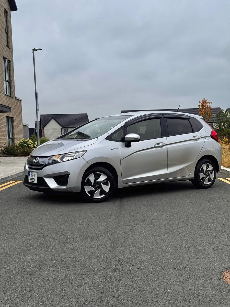2015 HONDA FIT HYBRID 1.5L AUTOMATIC / NCT 07/2027 - Image 2