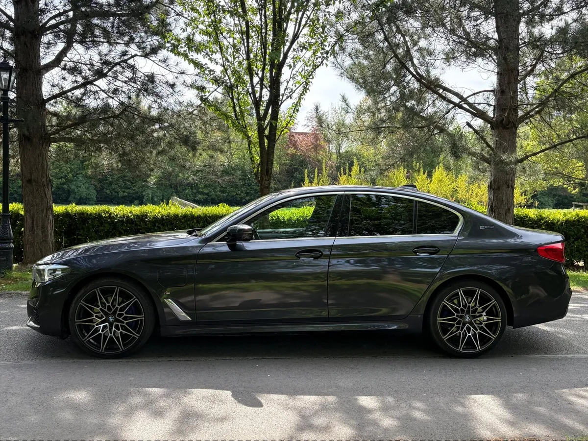 BMW 530e  2018 - Image 6