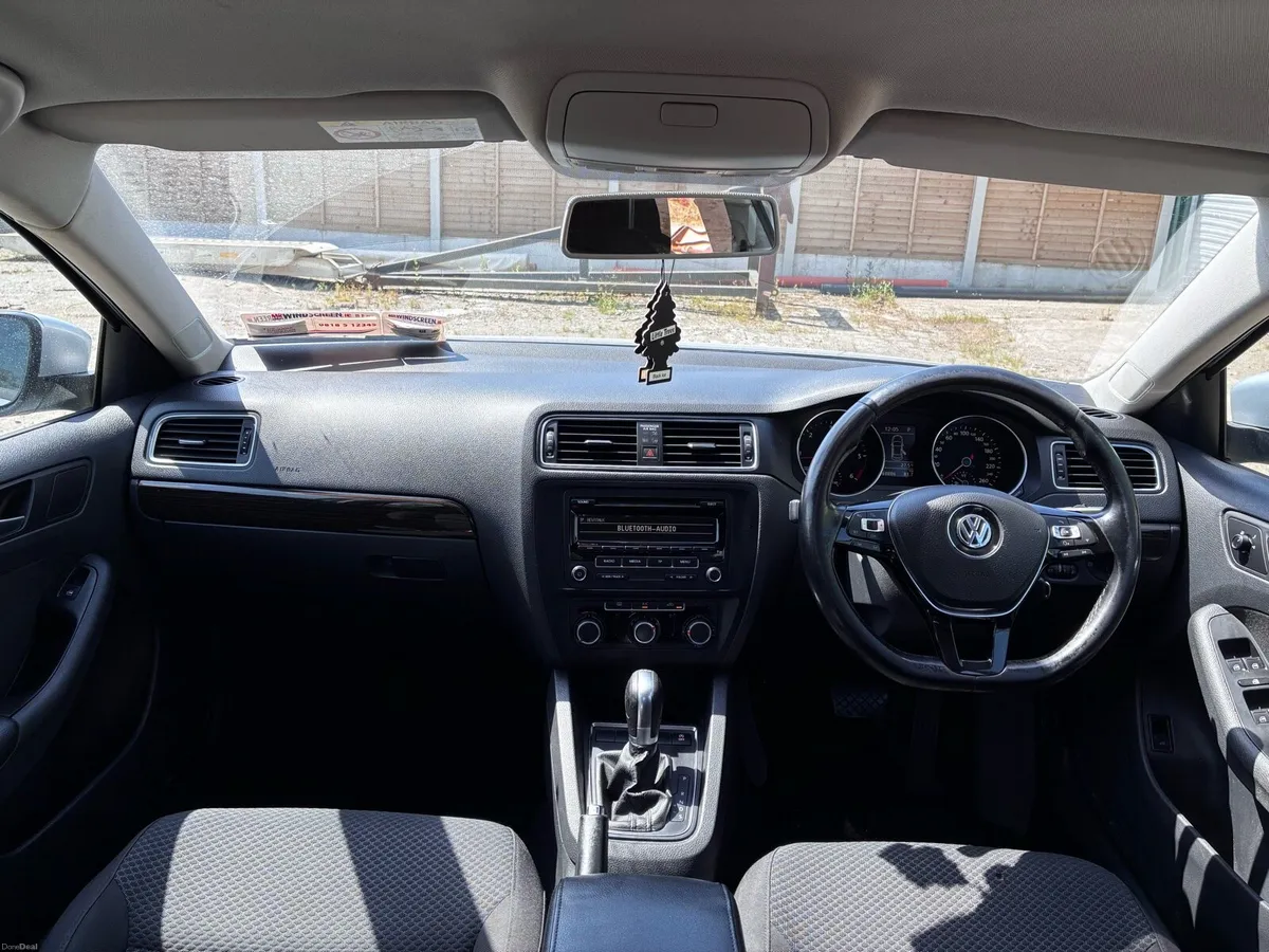 Volkswagen Jetta NCT 04/27 - Image 6
