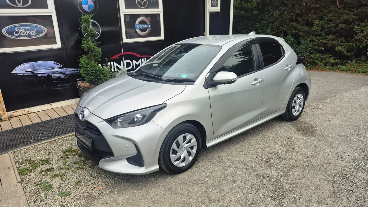 Toyota Yaris 1.5 Hybrid Automatic - Image 5