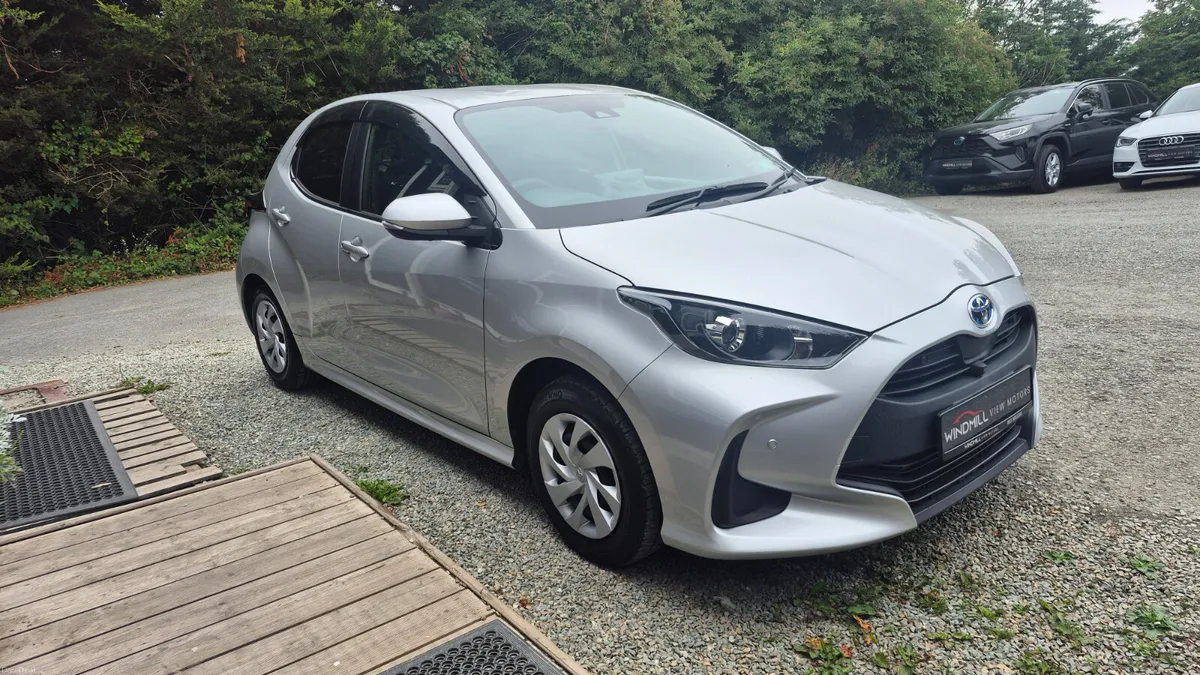 Toyota Yaris 1.5 Hybrid Automatic - Image 2