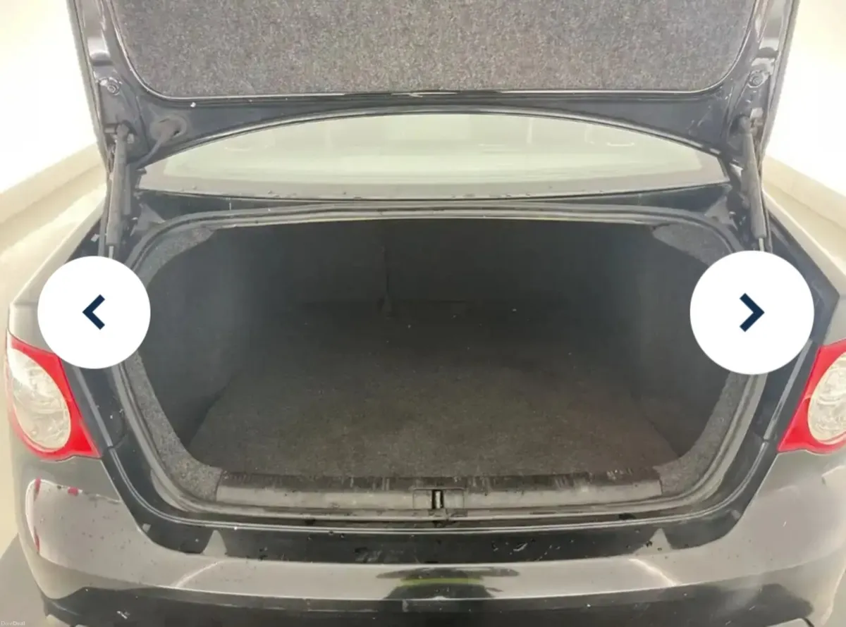 2009 VW Jetta 1.6 petrol in black NCT 01/27 - Image 4
