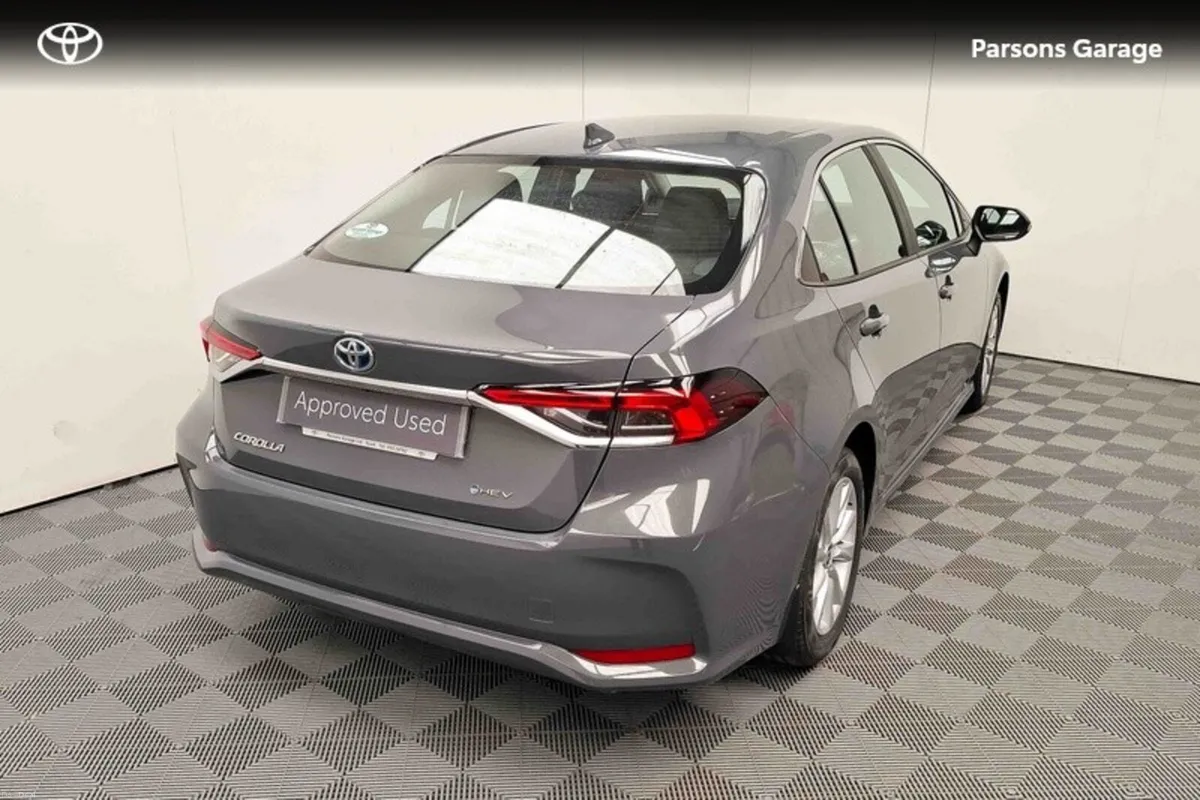 Toyota Corolla COROLLA SALOON LUNA - Image 2