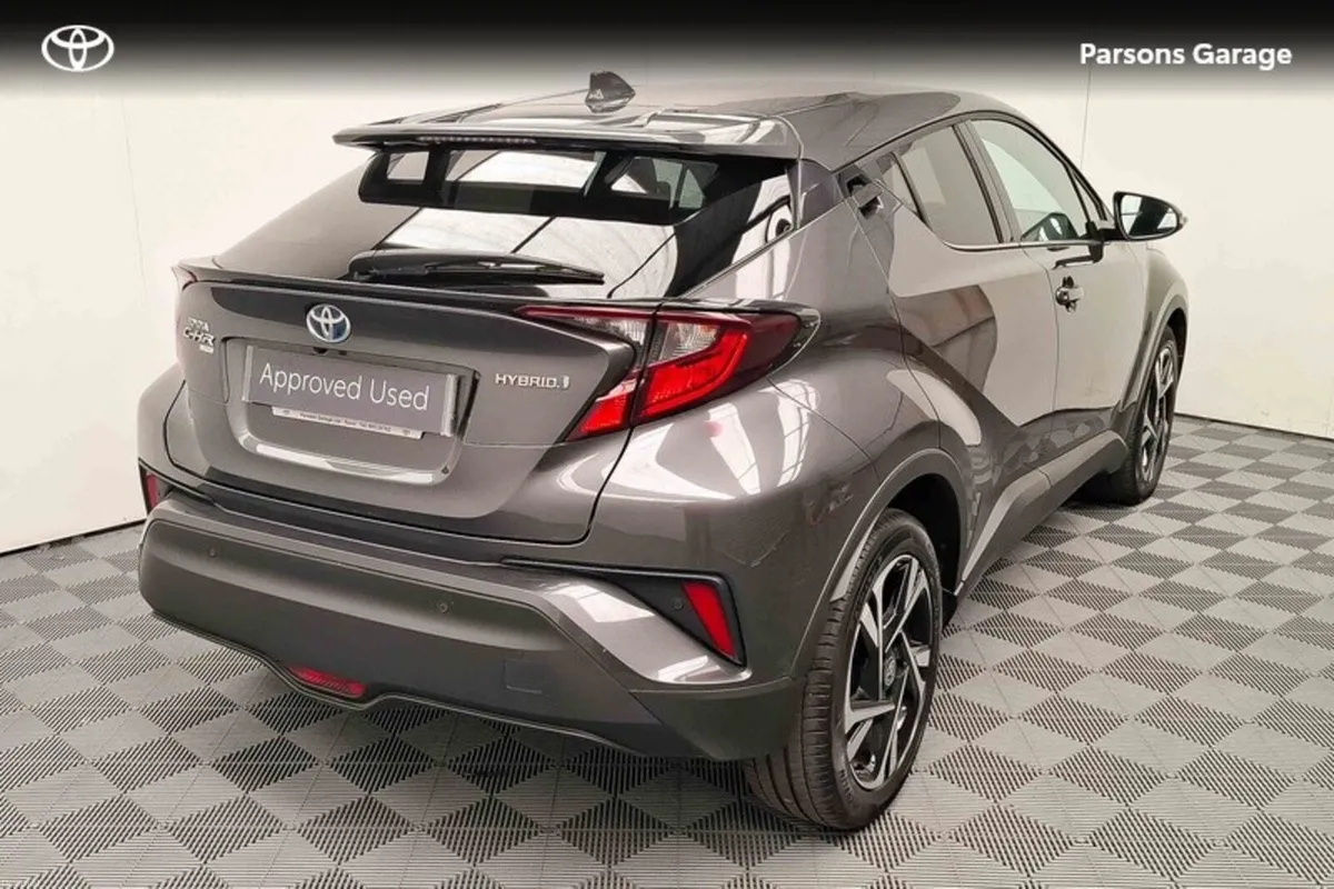 Toyota C-HR 1.8 - Image 2