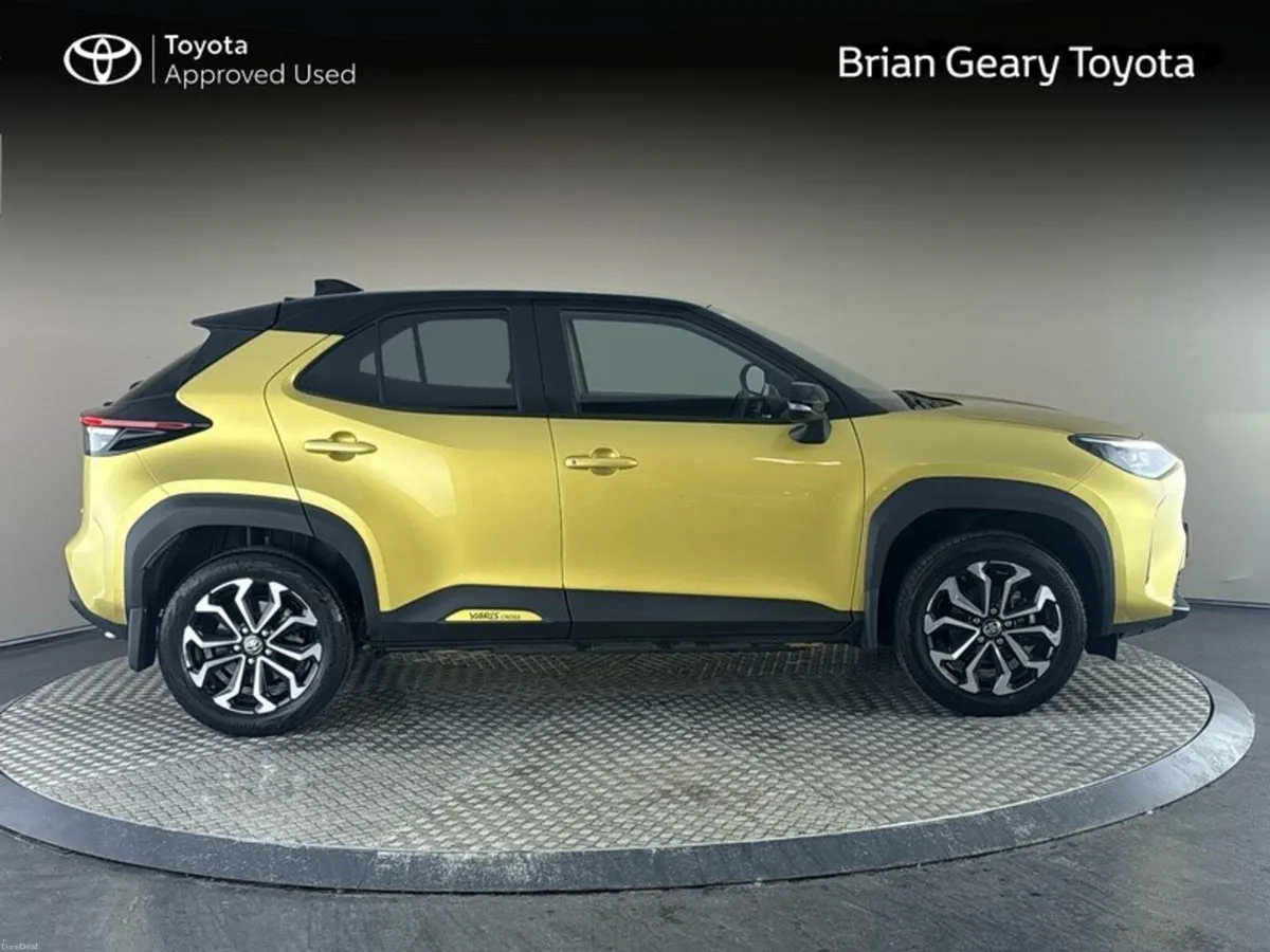 Toyota Yaris Cross HYBRID LUNA SPORT - Image 3