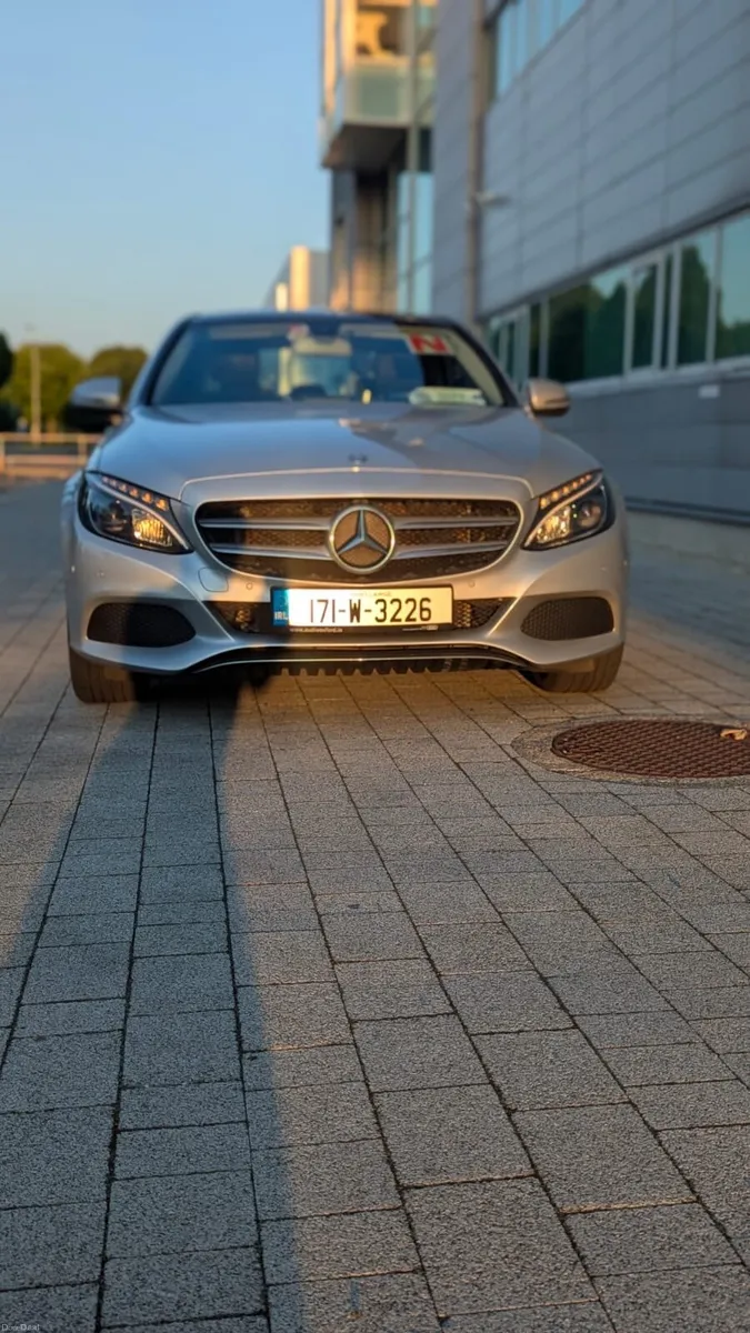C350e | PHEV | Panoramic Roof | 2 Keys | Low KM - Image 6