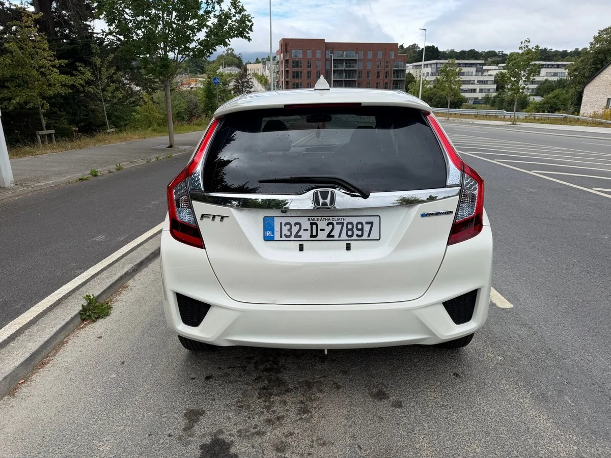 Car - Image 4