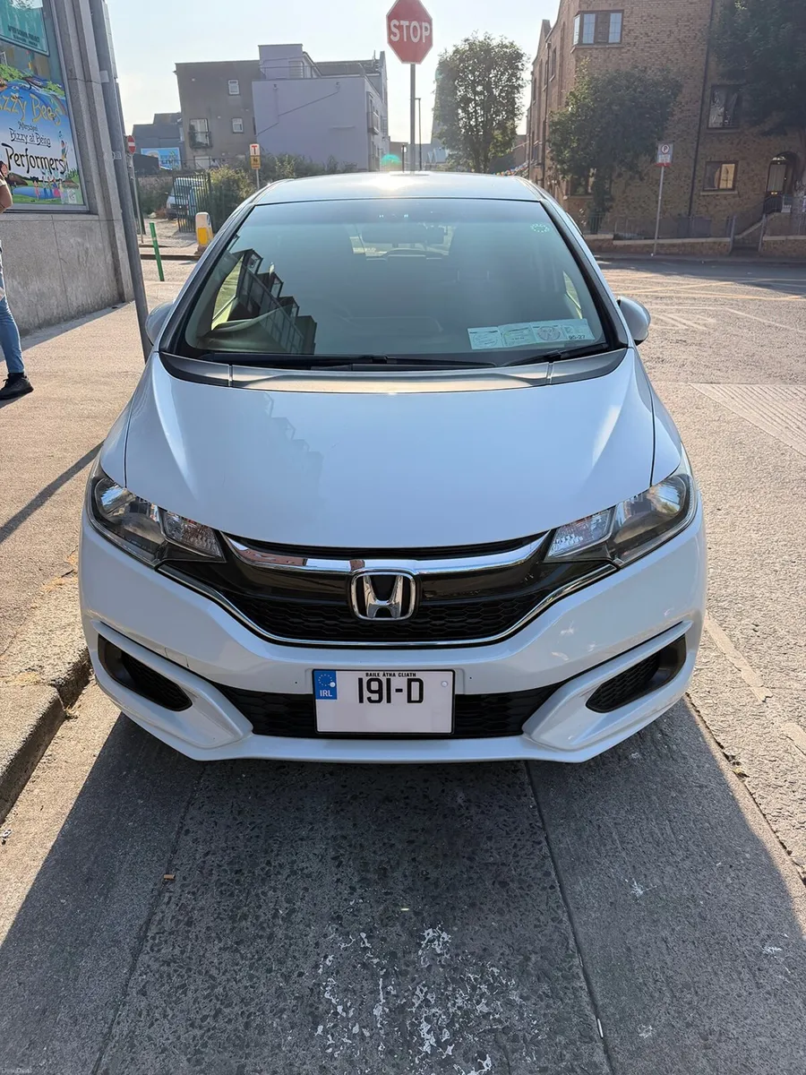 19.1 HONDA FIT 1.5 Hybrid Automatic- ONLY 39k - Image 2