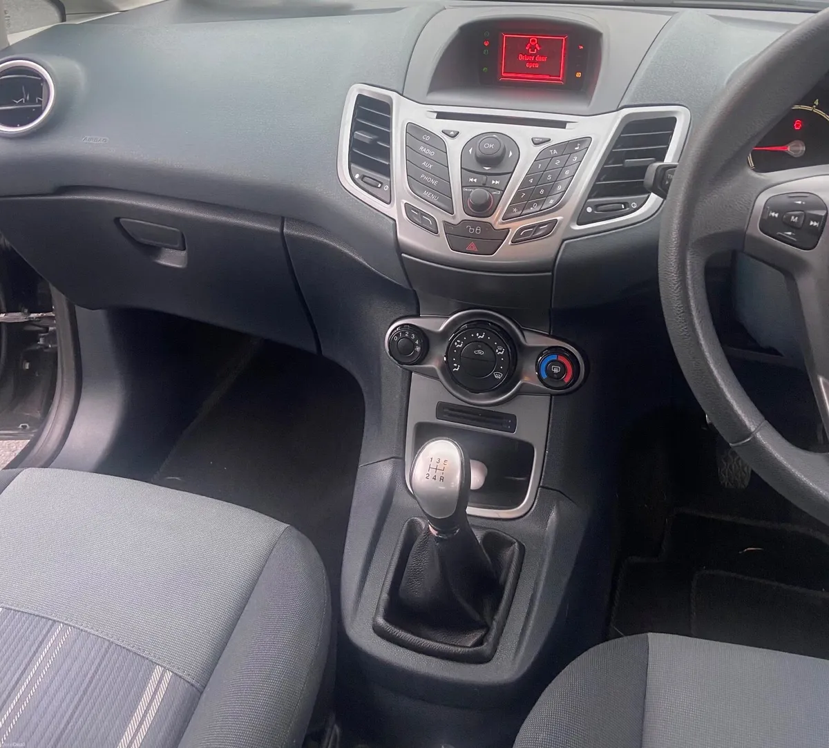Ford Fiesta 2011 - Image 3