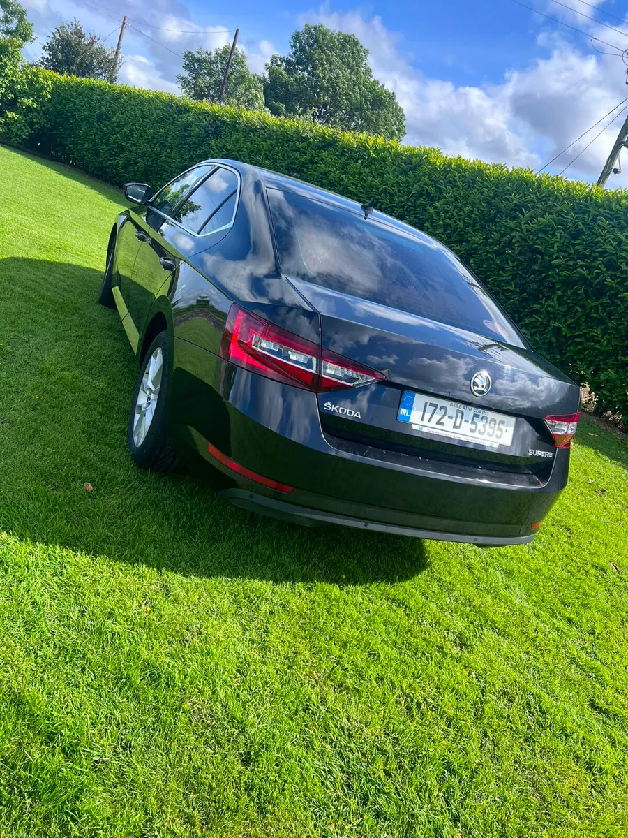 Skoda Superb 2017 - Image 5