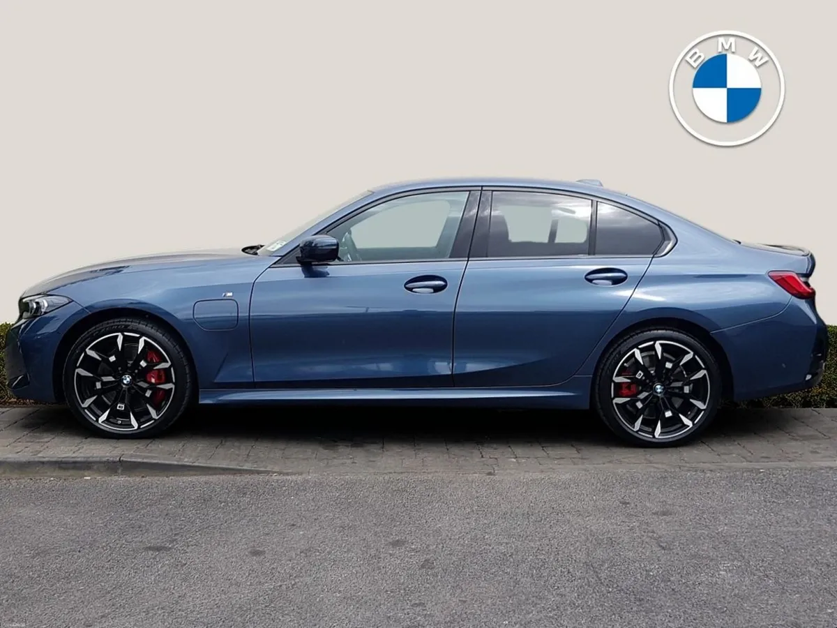 BMW 3-Series 330e M Sport Saloon - Image 3