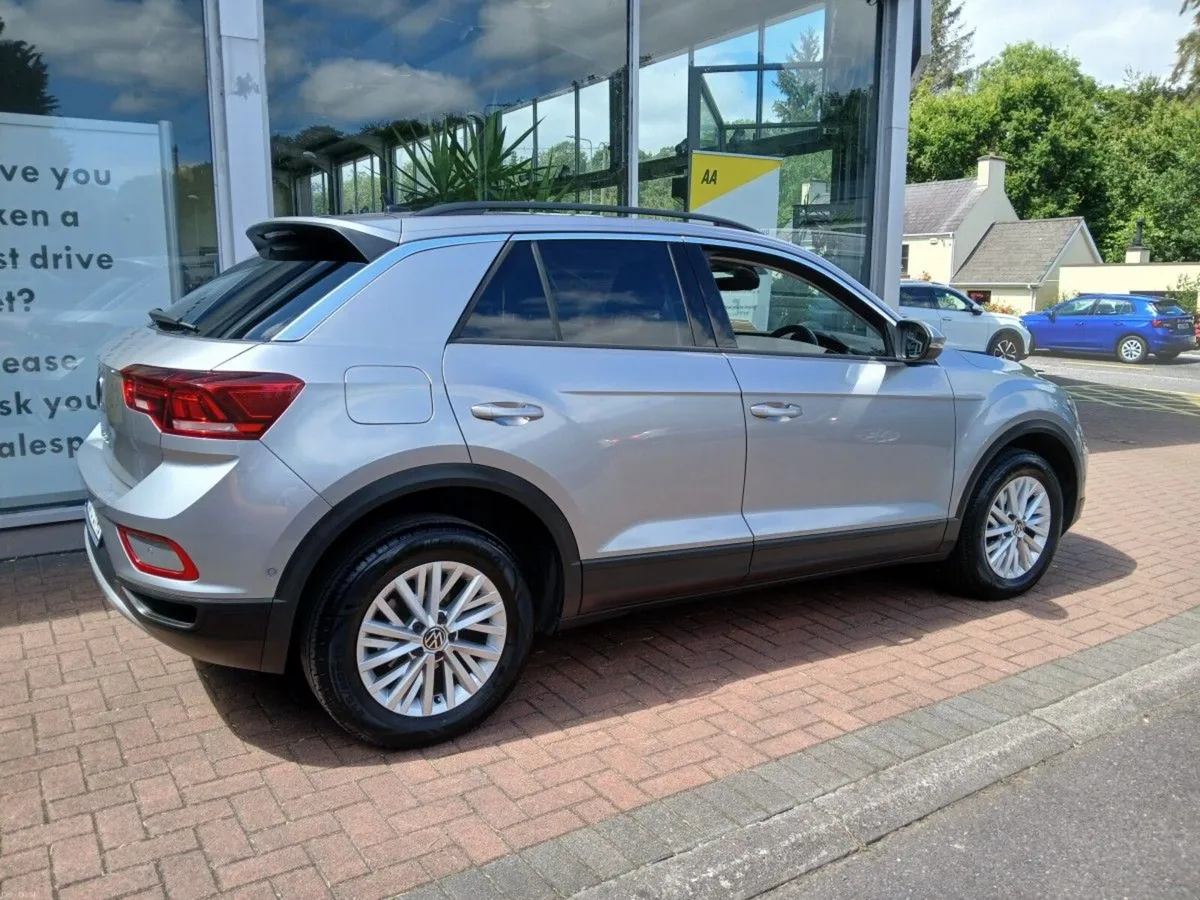 Volkswagen T-Roc 1.0 TSI 110HP Life, 1 Owner, Pyri - Image 3