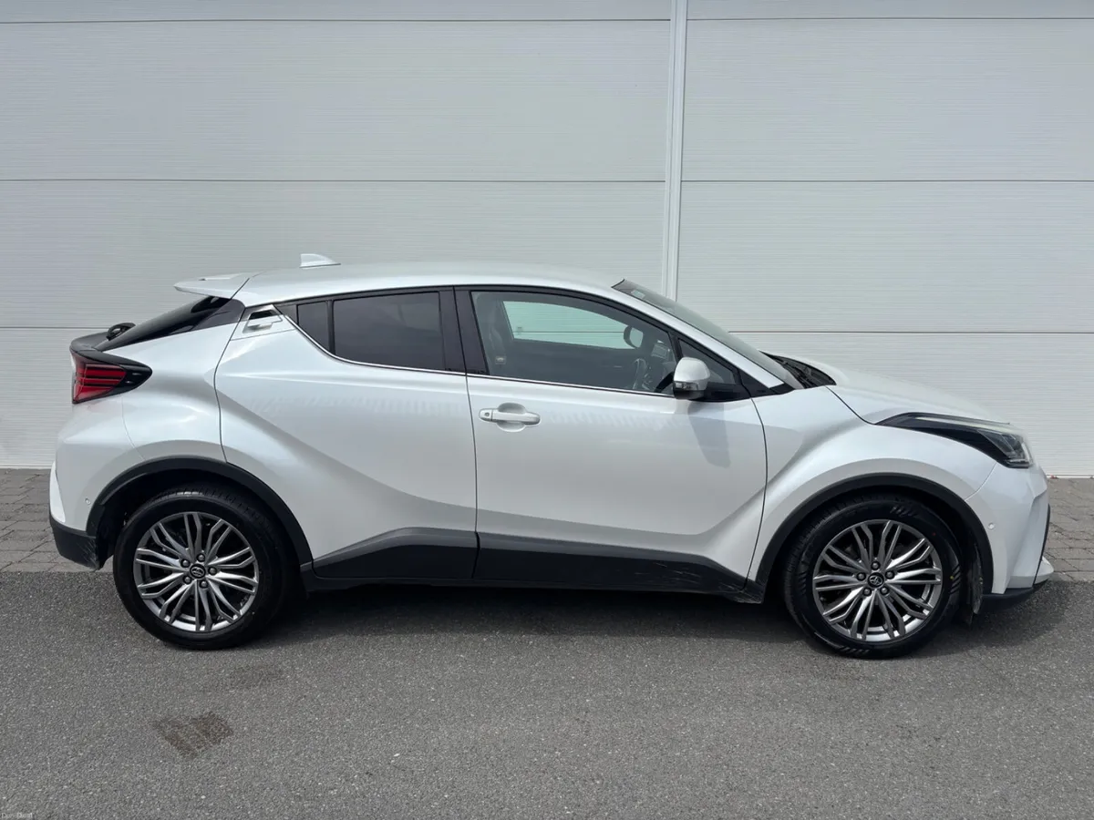 2022 TOYOTA CHR SOL HYBRID A/T FTSH NCT 7/28 - Image 6