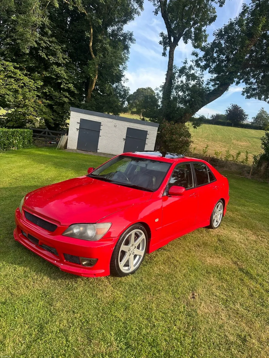 Lexus is200 - Image 4
