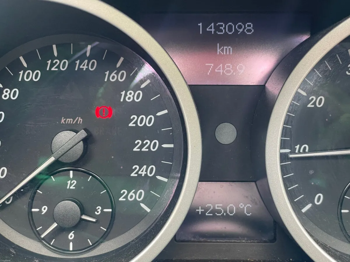 Mercedes-Benz SLK 2005 - Image 2