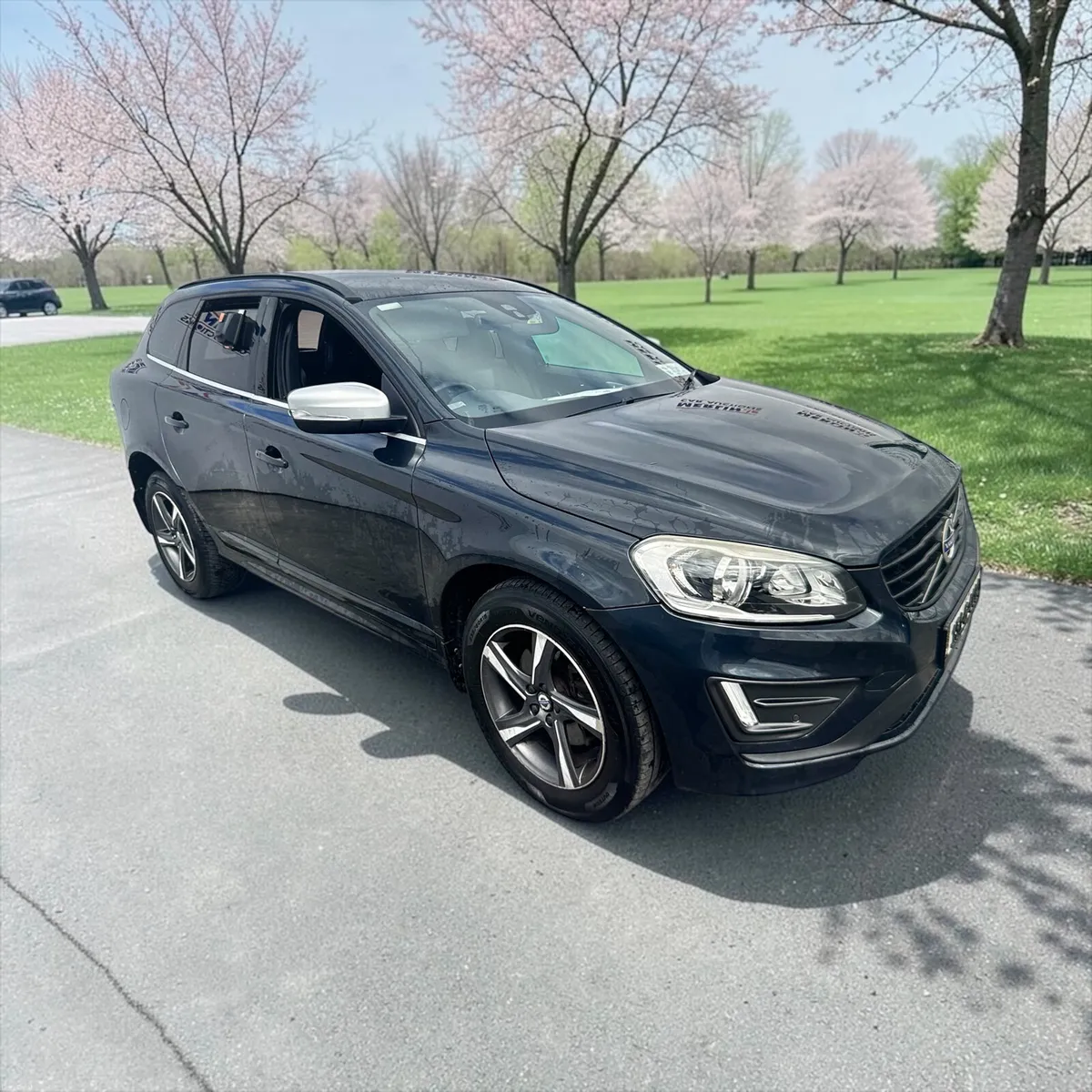 2015 Volvo XC60 D4 (181hp) FWD R-Design - Image 6