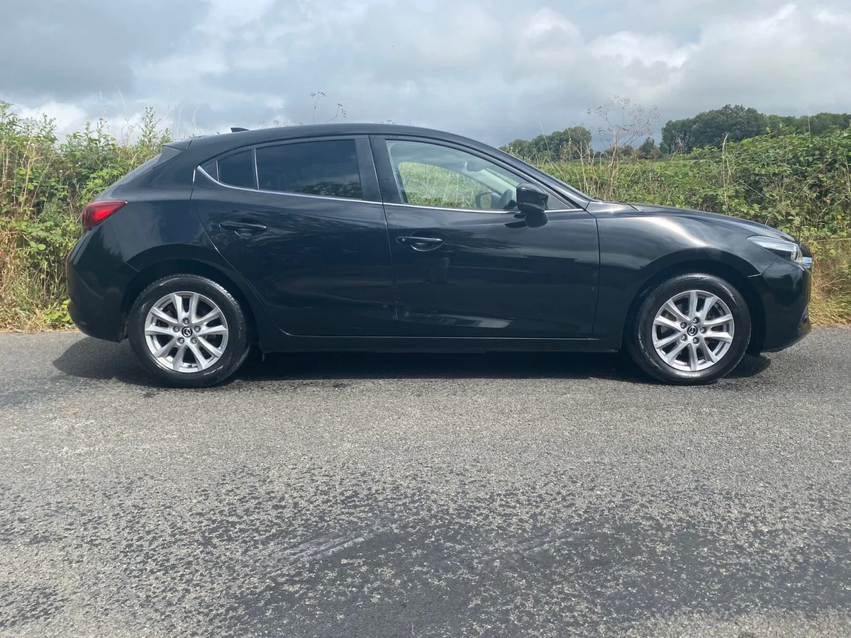 MAZDA 3 EXECUTIVE LUXURY MODEL AS NEW 1.5 D - Image 3