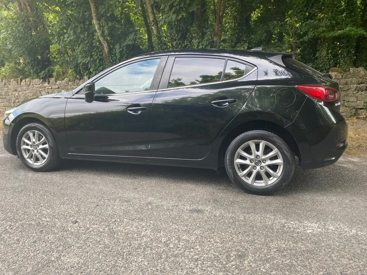 MAZDA 3 EXECUTIVE LUXURY MODEL AS NEW 1.5 D - Image 5