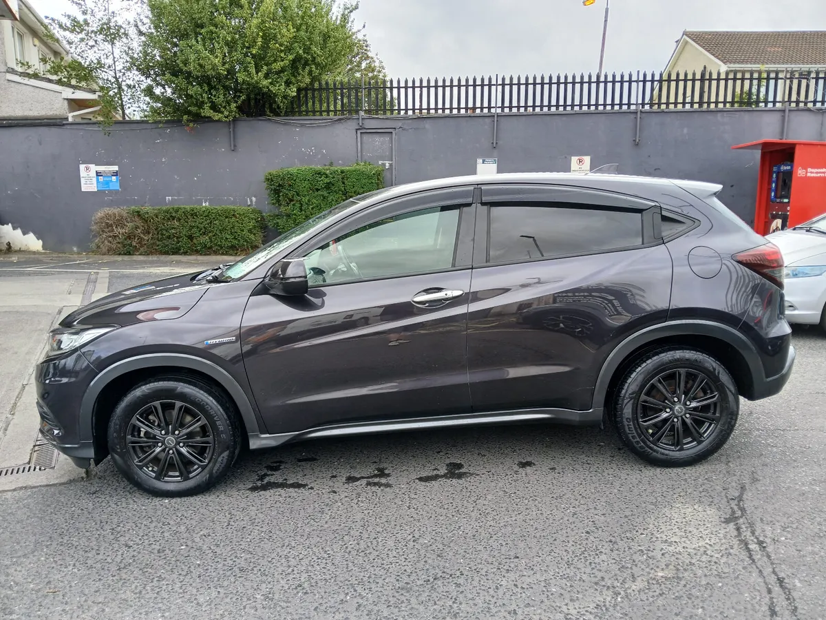 Honda Vezel 2020 low mileage tax and nct - Image 6