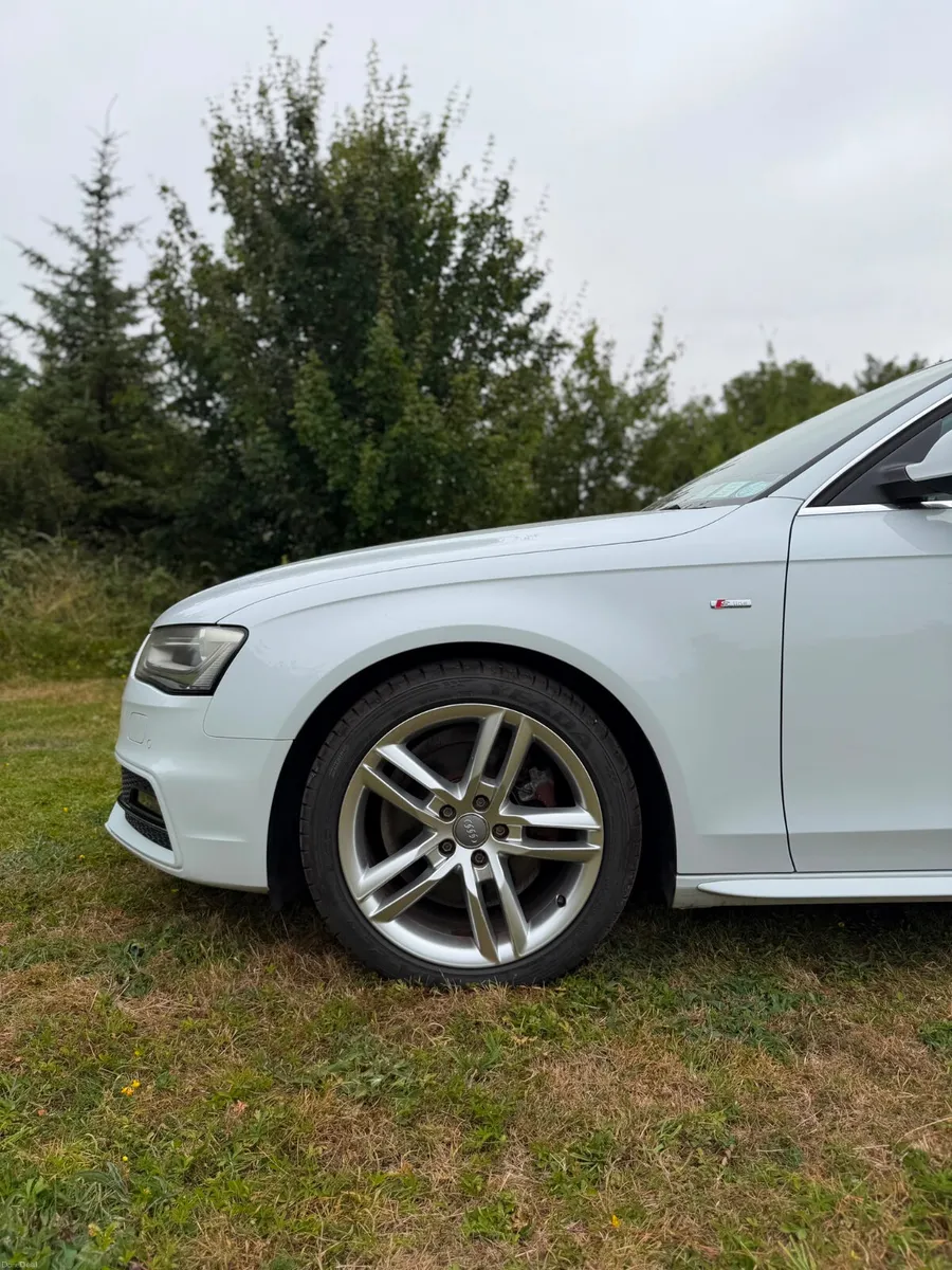 Audi A4 2015 - Image 6
